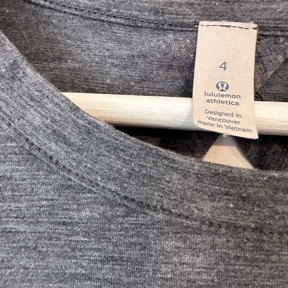 Lululemon crop tee - Picture 3 of 3
